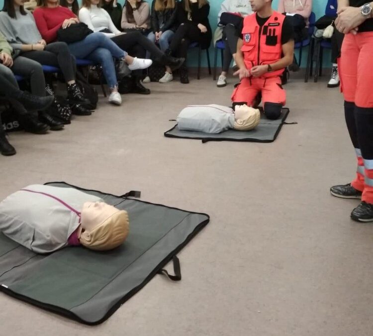 Edukcija oživljavanja i upotrebe AED* aparata