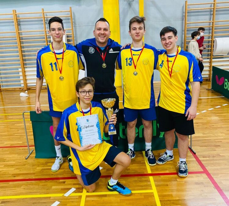 SRETNO NA DRŽAVNOM NATJECANJU U BADMINTONU